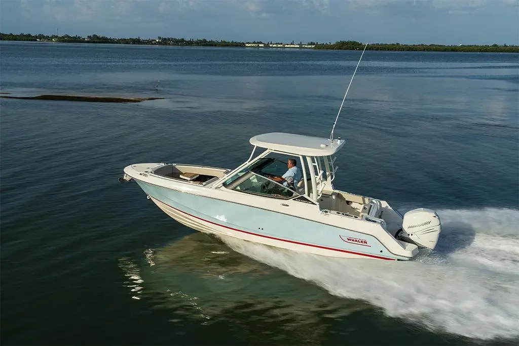 2026 Boston Whaler 240 Vantage Image Thumbnail #1