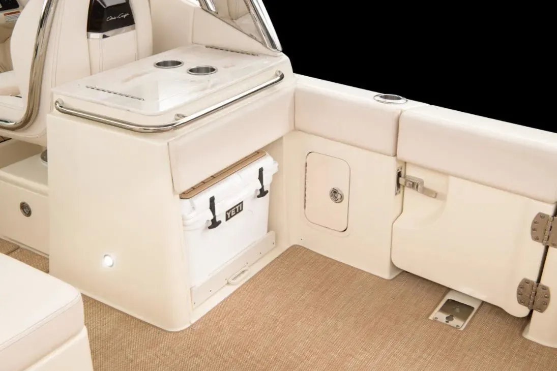 2025 Chris-Craft Calypso 24 Image Thumbnail #4
