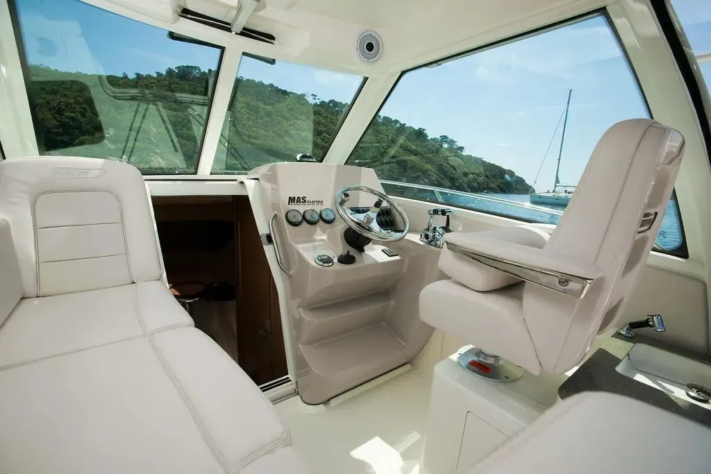 2025 Boston Whaler 285 Conquest Image Thumbnail #7