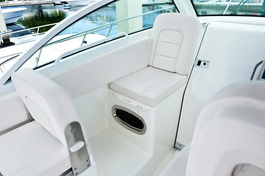 2025 Boston Whaler 285 Conquest Image Thumbnail #11
