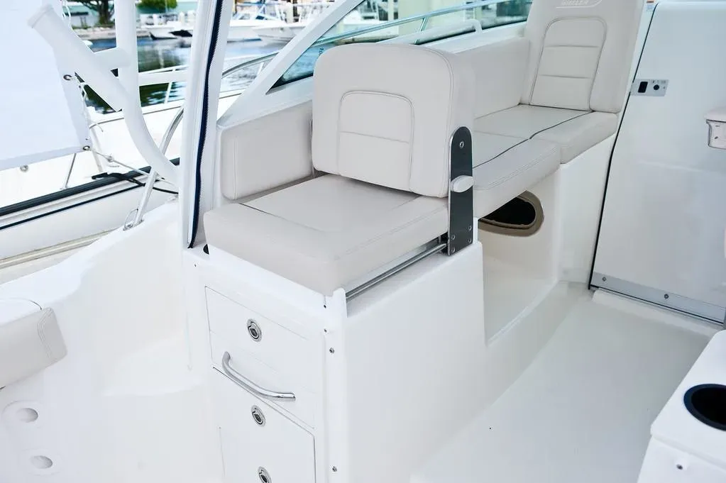 2025 Boston Whaler 285 Conquest Image Thumbnail #12