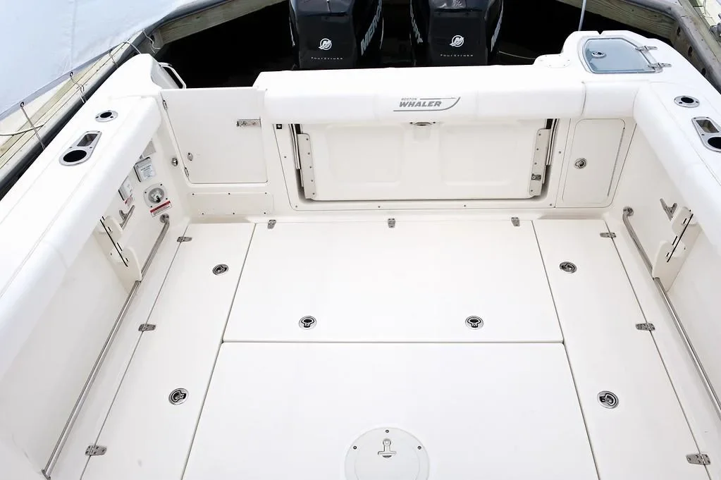 2026 Boston Whaler 285 Conquest Image Thumbnail #8