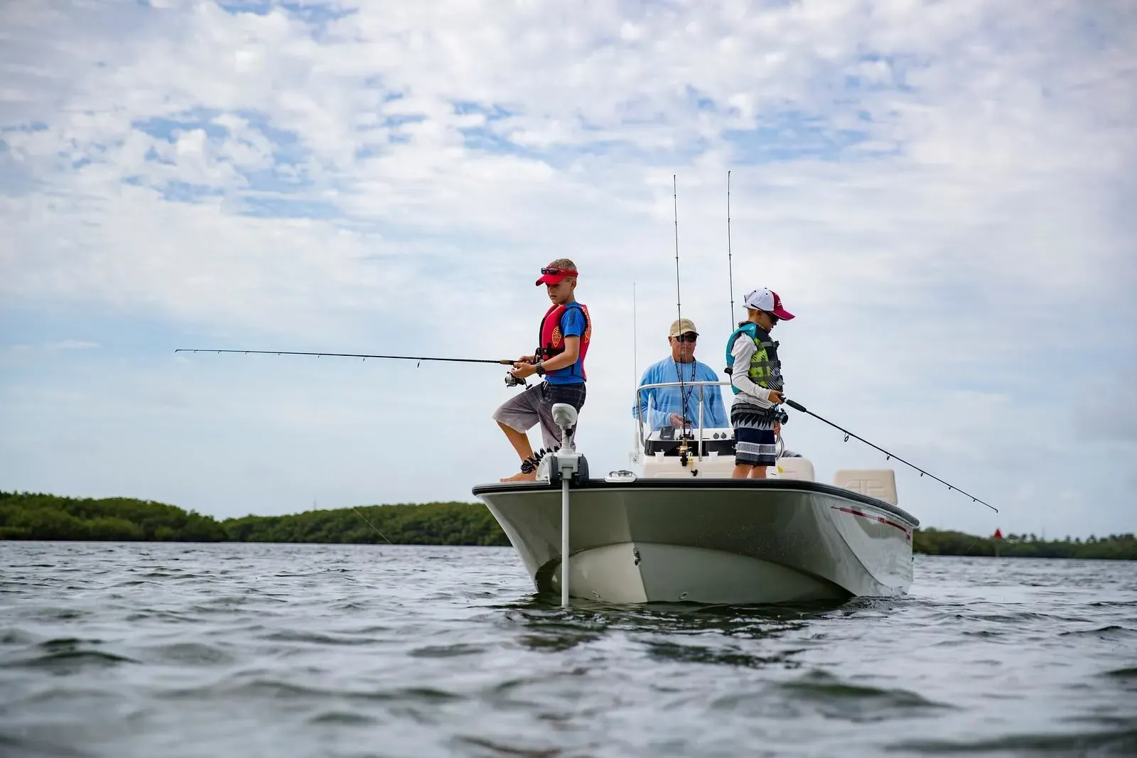 2025 Boston Whaler 170 Montauk Image Thumbnail #3