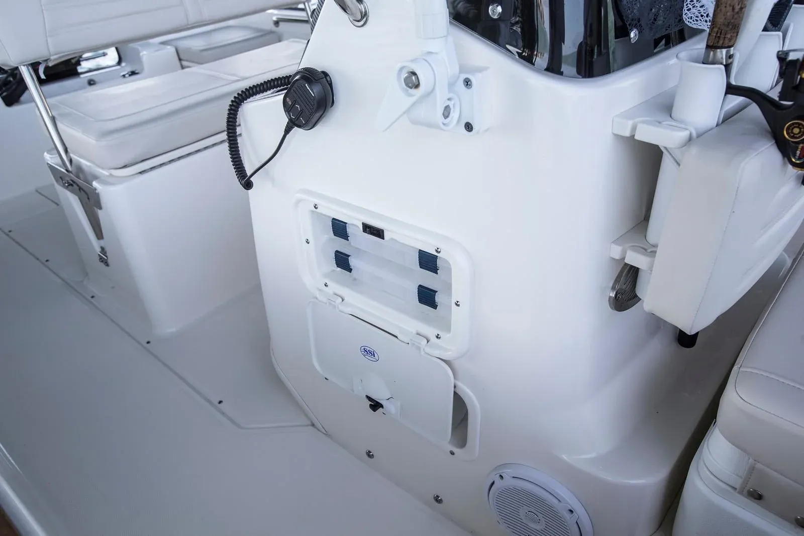 2025 Boston Whaler 170 Montauk Image Thumbnail #15