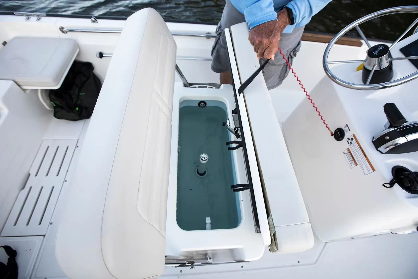 2025 Boston Whaler 170 Montauk Image Thumbnail #9