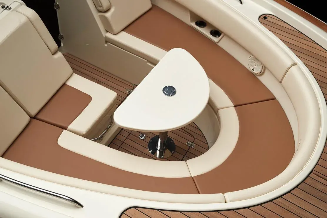 2025 Chris-Craft Calypso 32 Image Thumbnail #5