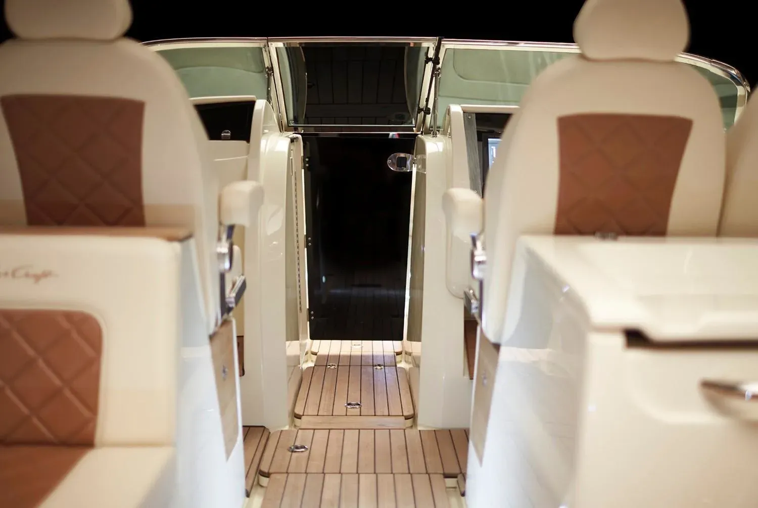 2025 Chris-Craft Calypso 32 Image Thumbnail #8