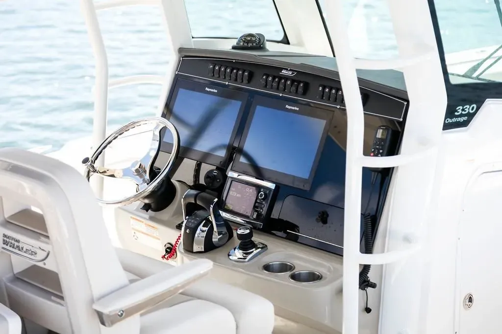 2025 Boston Whaler 330 Outrage Image Thumbnail #12