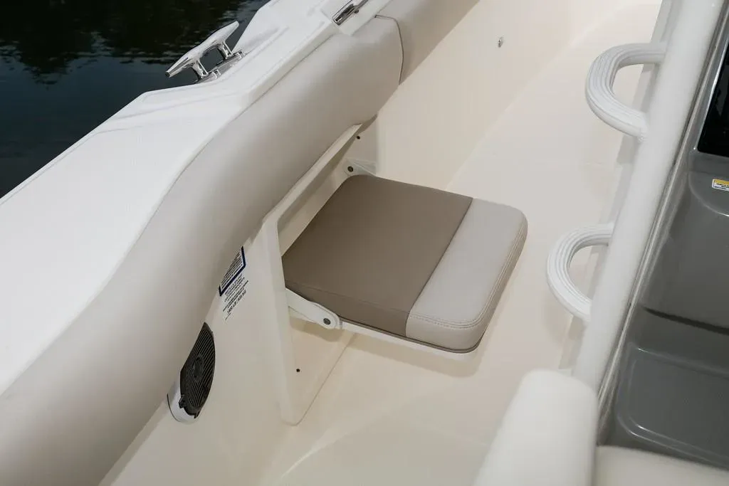 2025 Boston Whaler 330 Outrage Image Thumbnail #15