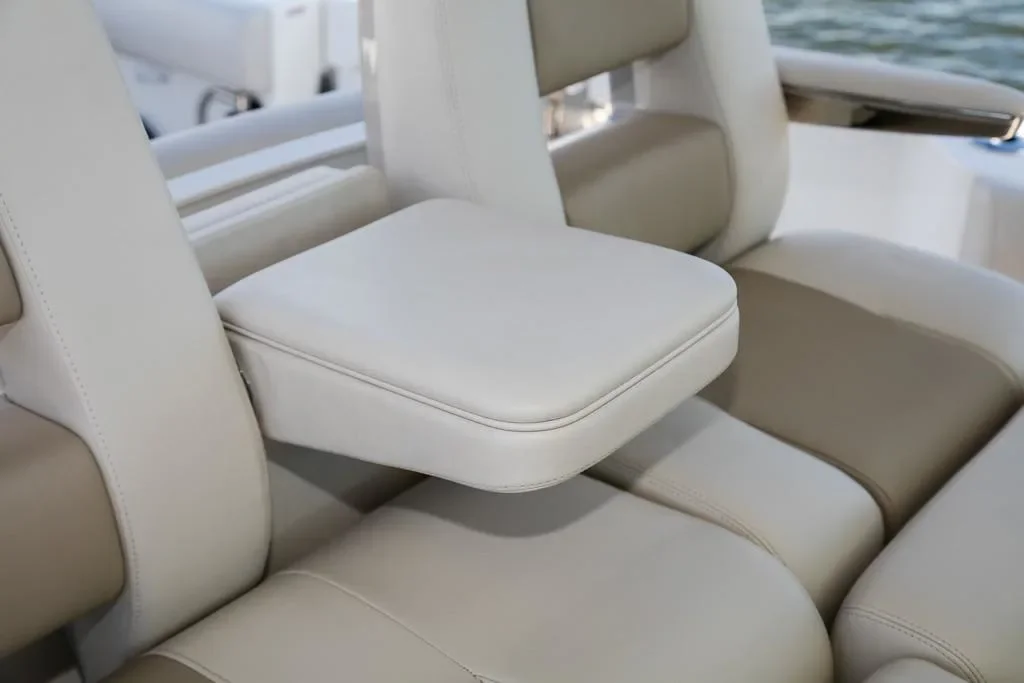 2026 Boston Whaler 330 Outrage Image Thumbnail #18