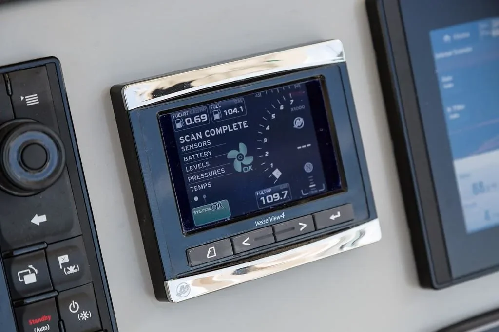 2026 Boston Whaler 230 Outrage Image Thumbnail #15