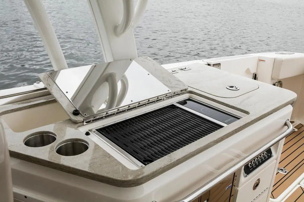 2023 Boston Whaler
                                                             320 Vantage Image Thumbnail #10