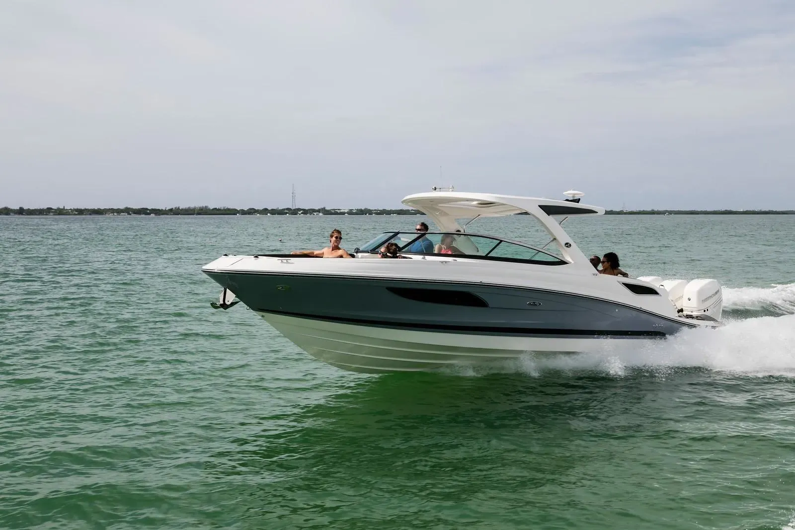 2026 Sea Ray SLX 350 Outboard Image Thumbnail #0
