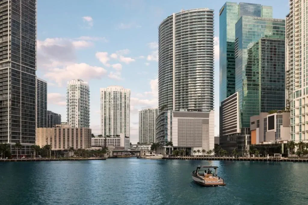 2025 Aviara AV32 Image Thumbnail #17