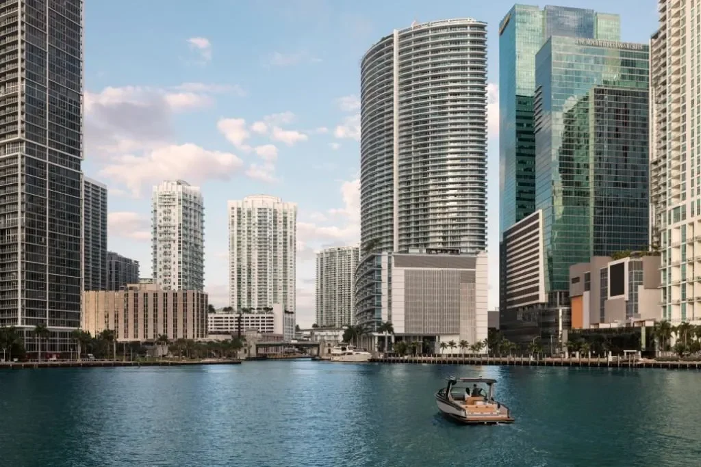 2025 Aviara AV32 Image Thumbnail #17