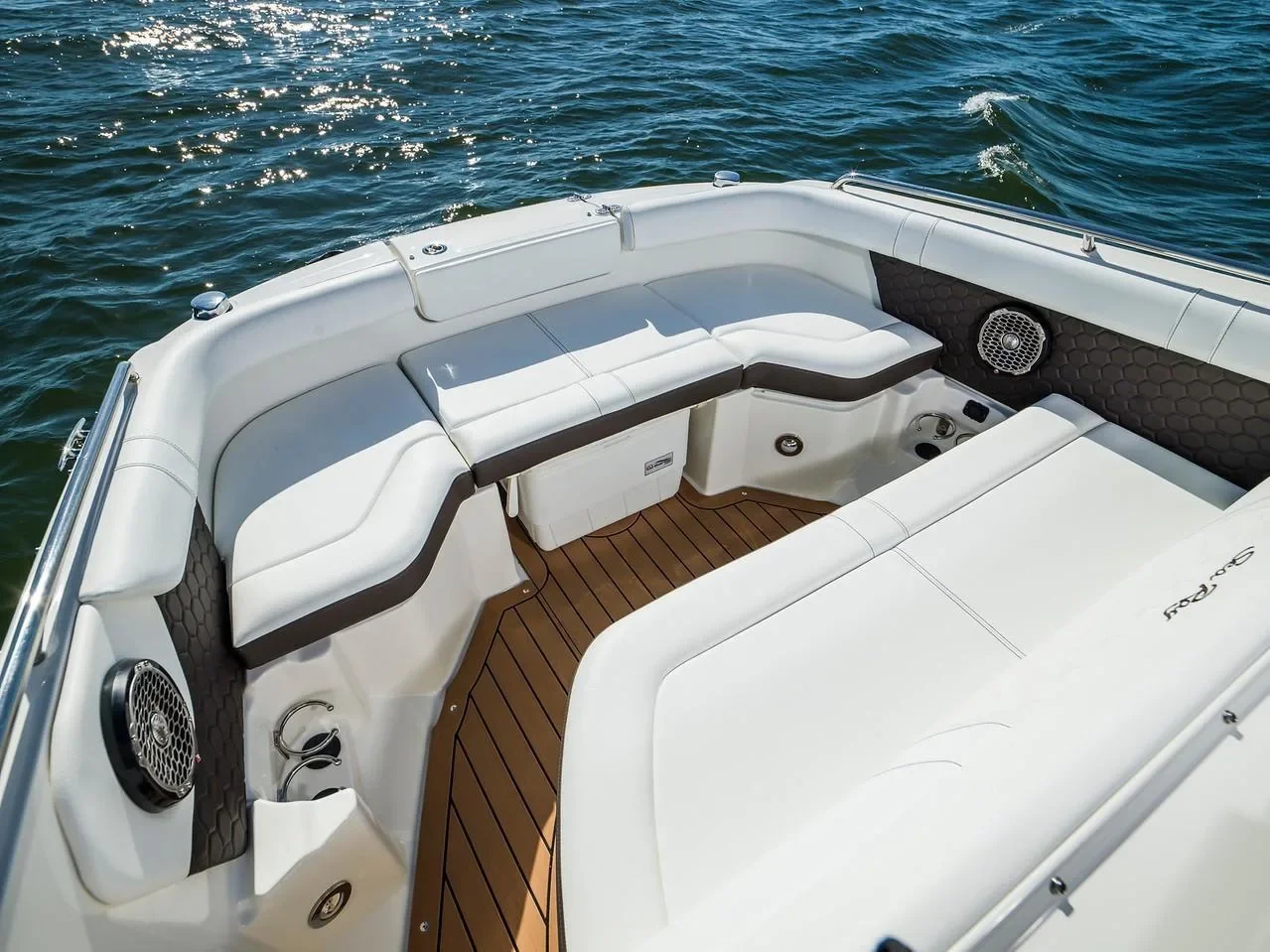 2024 Sea Ray SDX 250 Outboard Image Thumbnail #16
