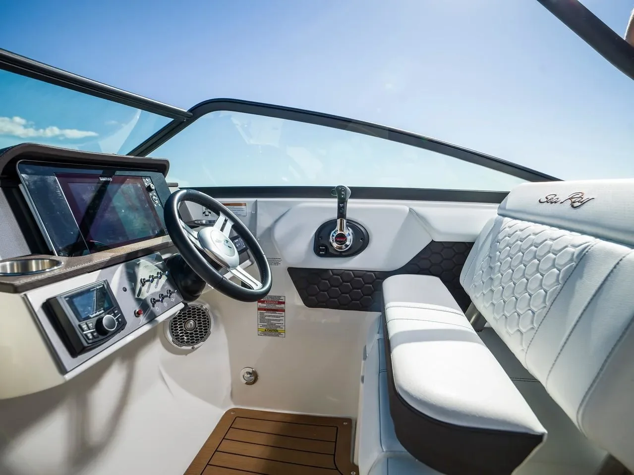 2024 Sea Ray SDX 250 Outboard Image Thumbnail #21