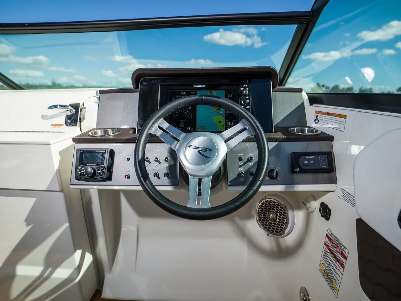 2024 Sea Ray SDX 250 Outboard Image Thumbnail #23
