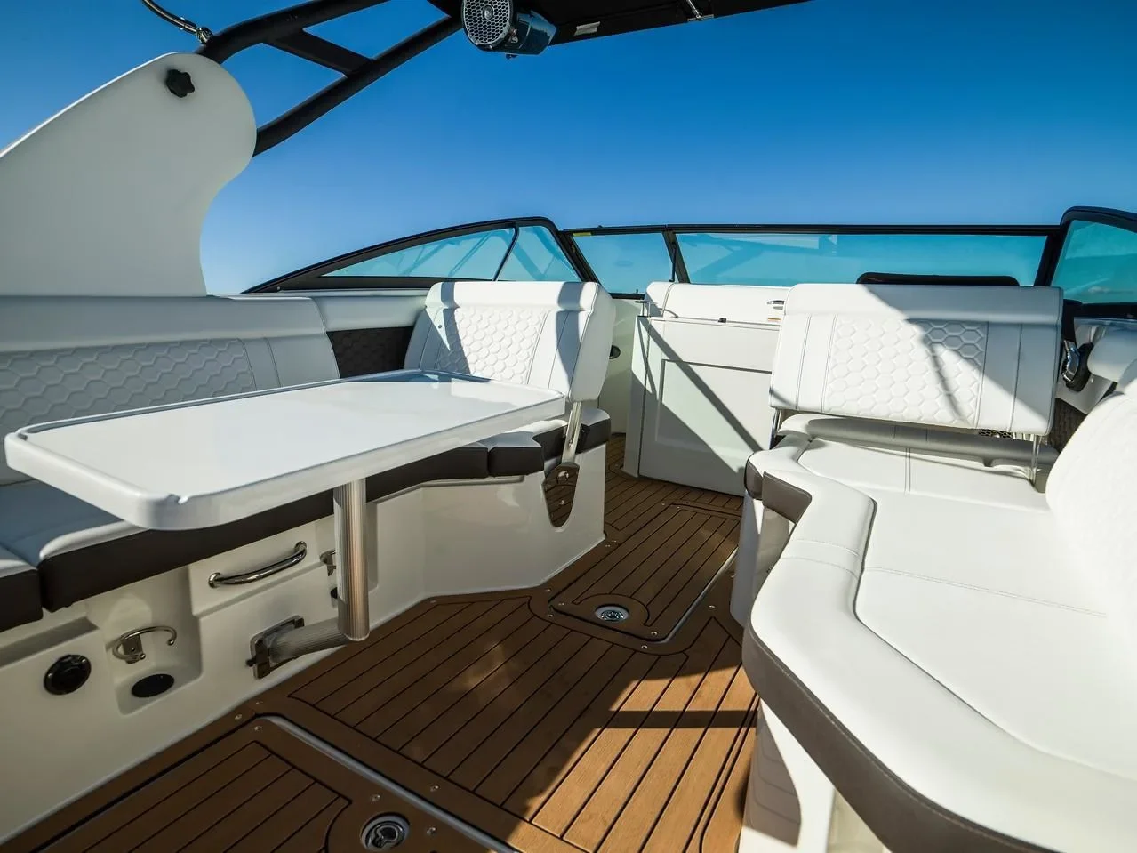 2024 Sea Ray SDX 250 Outboard Image Thumbnail #30
