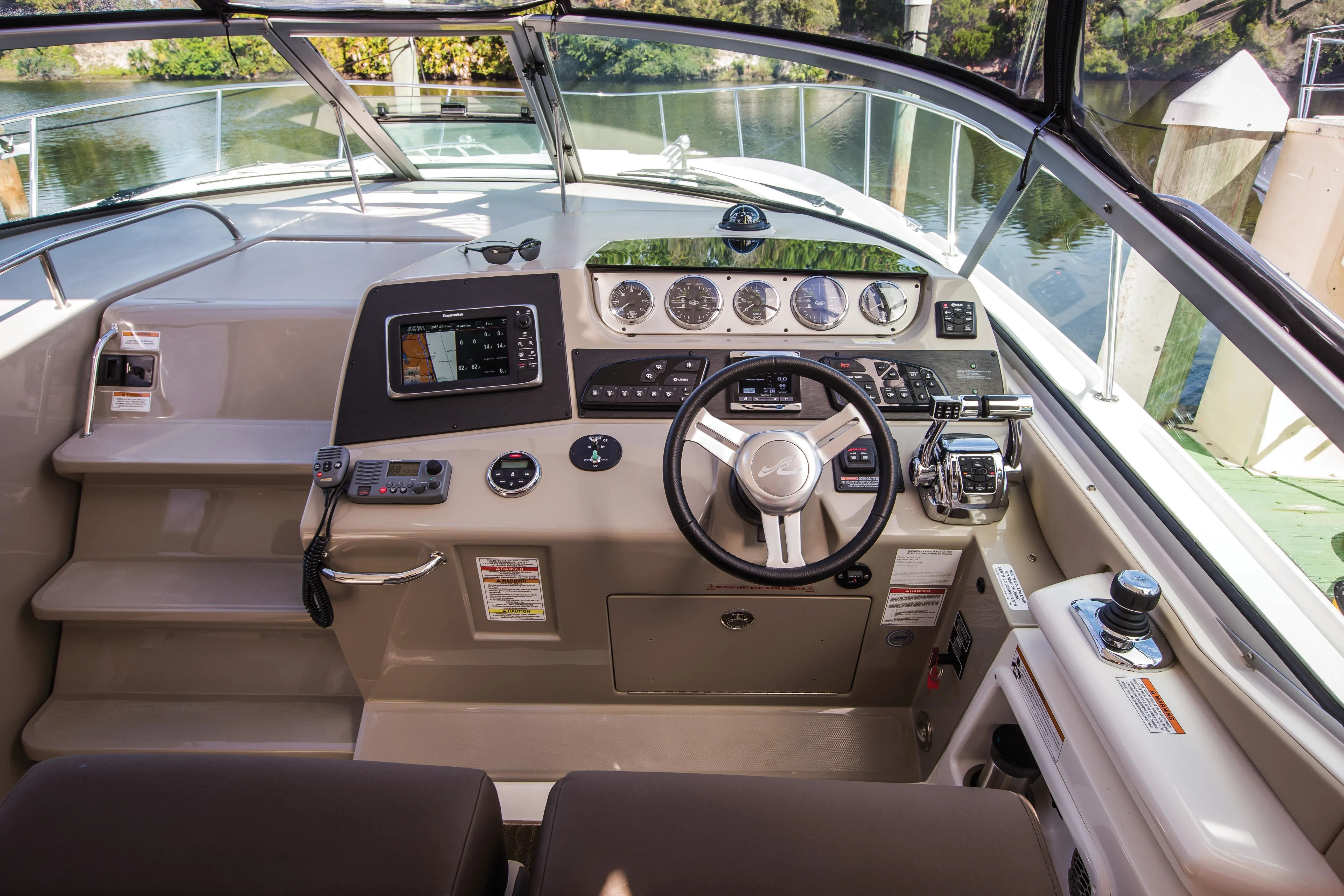 2026 Sea Ray Sundancer 370 Outboard Image Thumbnail #39