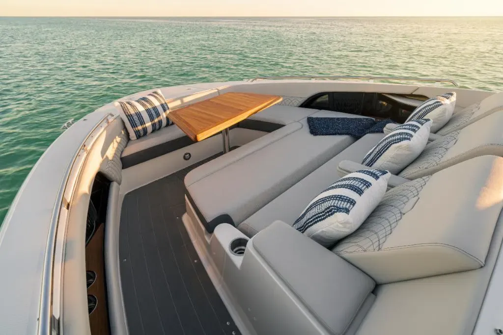 2026 Sea Ray Sundancer 370 Outboard Image Thumbnail #19