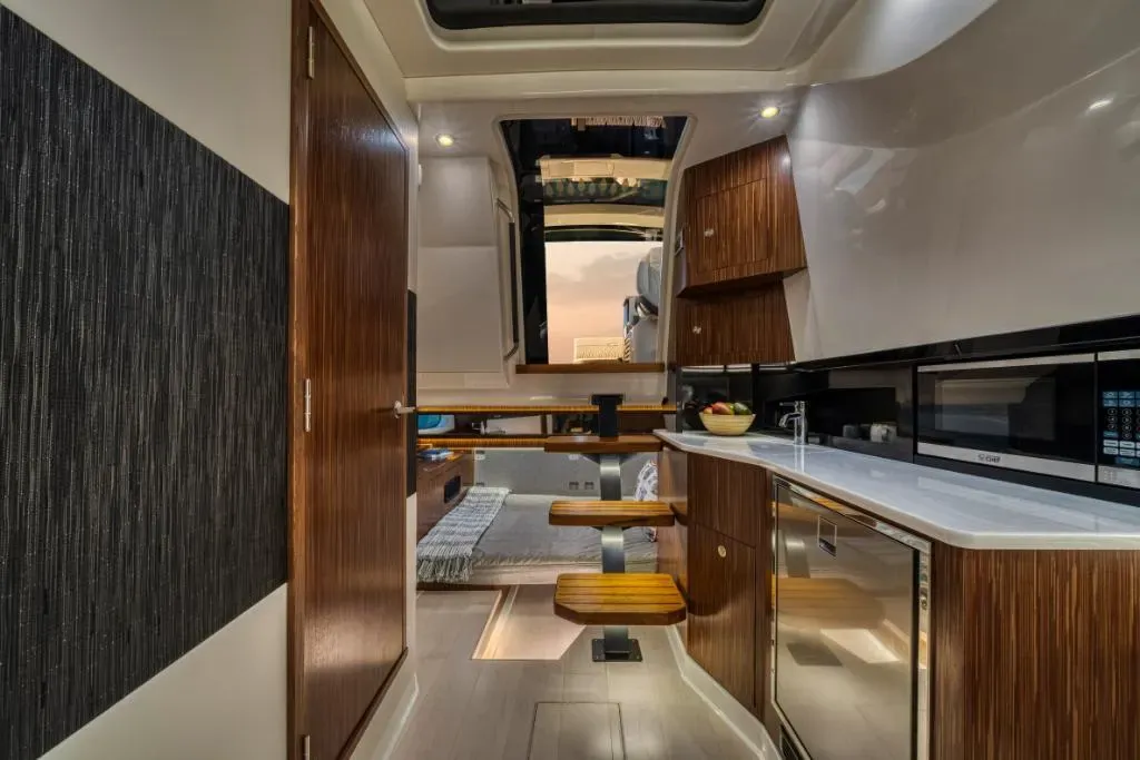 2026 Sea Ray Sundancer 370 Outboard Image Thumbnail #31