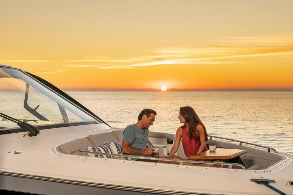 2026 Sea Ray Sundancer 370 Outboard Image Thumbnail #8