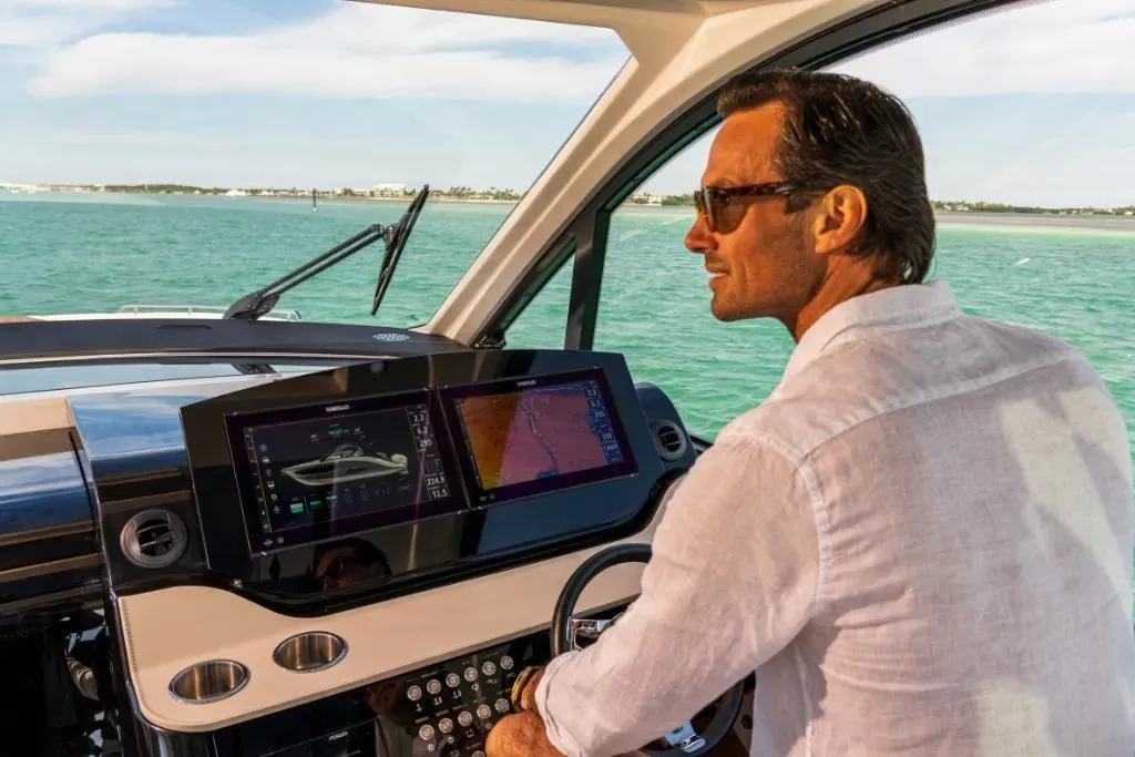 2026 Sea Ray Sundancer 370 Outboard Image Thumbnail #15