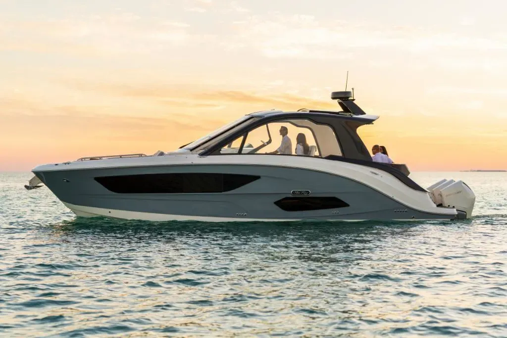 2026 Sea Ray Sundancer 370 Outboard Image Thumbnail #1