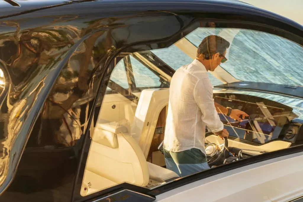 2026 Sea Ray Sundancer 370 Outboard Image Thumbnail #13