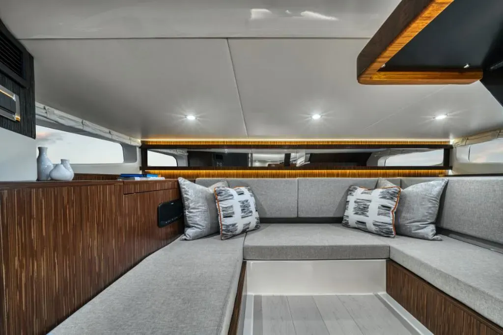 2026 Sea Ray Sundancer 370 Outboard Image Thumbnail #34