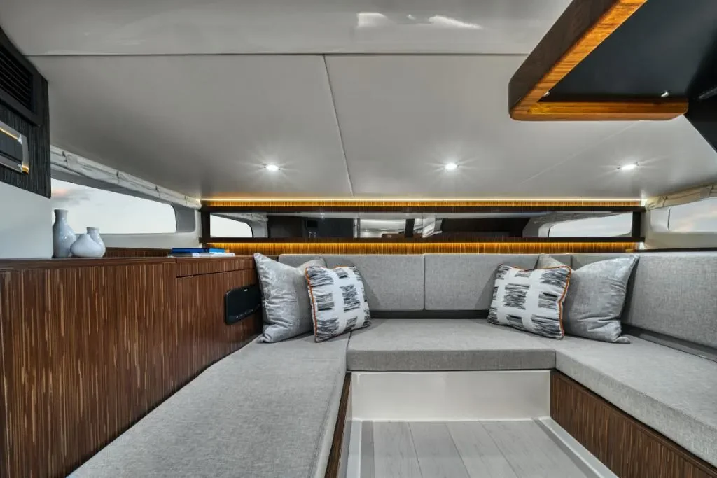 2026 Sea Ray Sundancer 370 Outboard Image Thumbnail #34