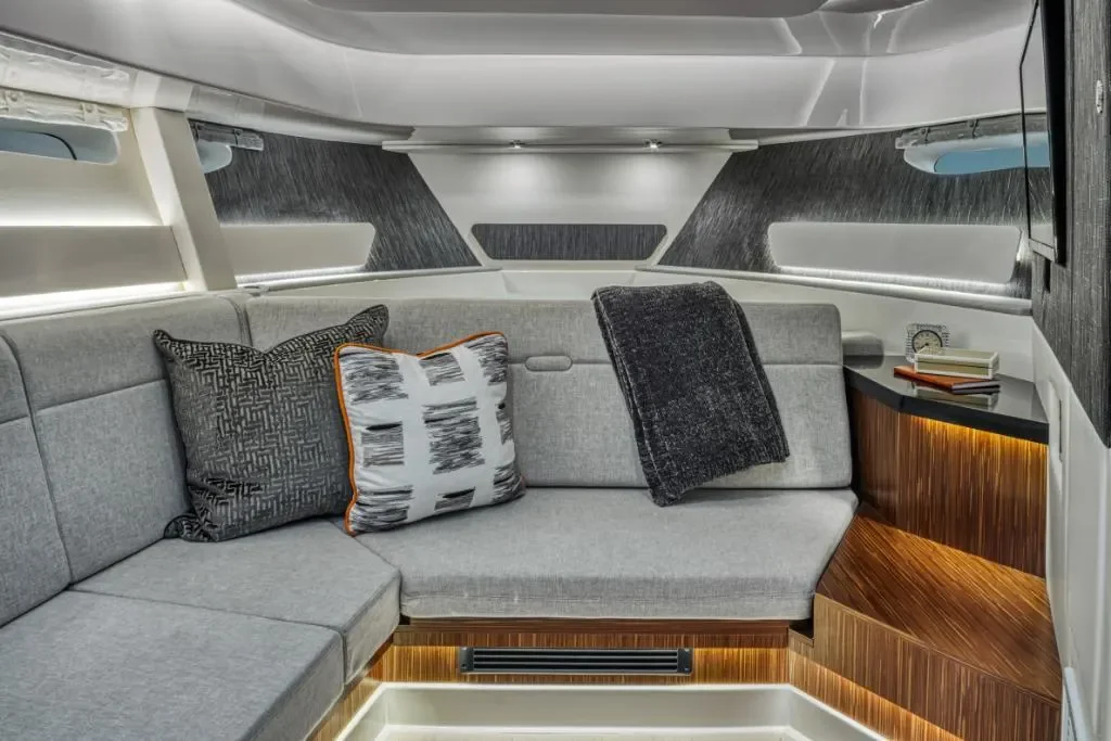 2026 Sea Ray Sundancer 370 Outboard Image Thumbnail #33