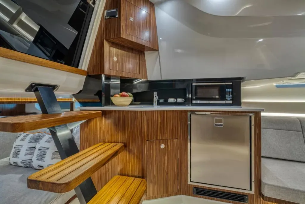 2026 Sea Ray Sundancer 370 Outboard Image Thumbnail #29