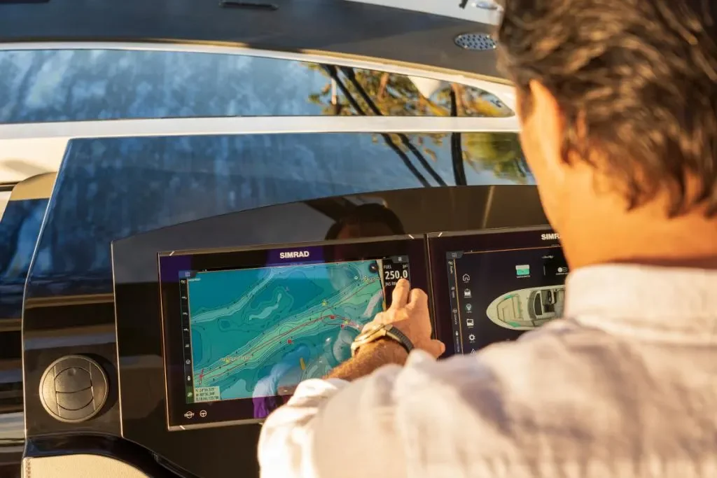 2026 Sea Ray Sundancer 370 Outboard Image Thumbnail #17