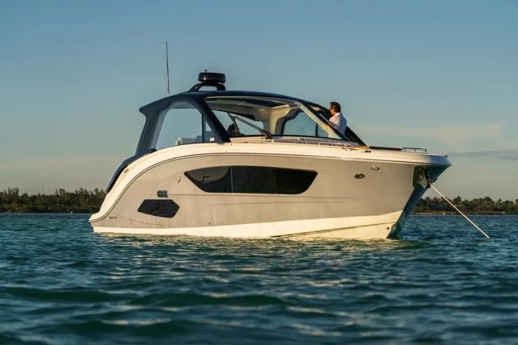 2026 Sea Ray Sundancer 370 Outboard Image Thumbnail #6
