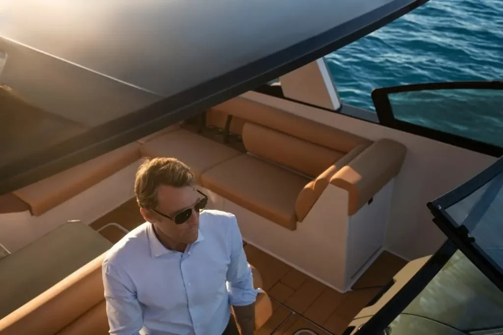 2025 Aviara AV32 Outboard Image Thumbnail #8