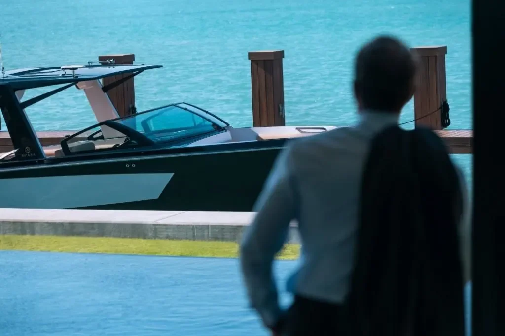 2025 Aviara AV32 Outboard Image Thumbnail #1