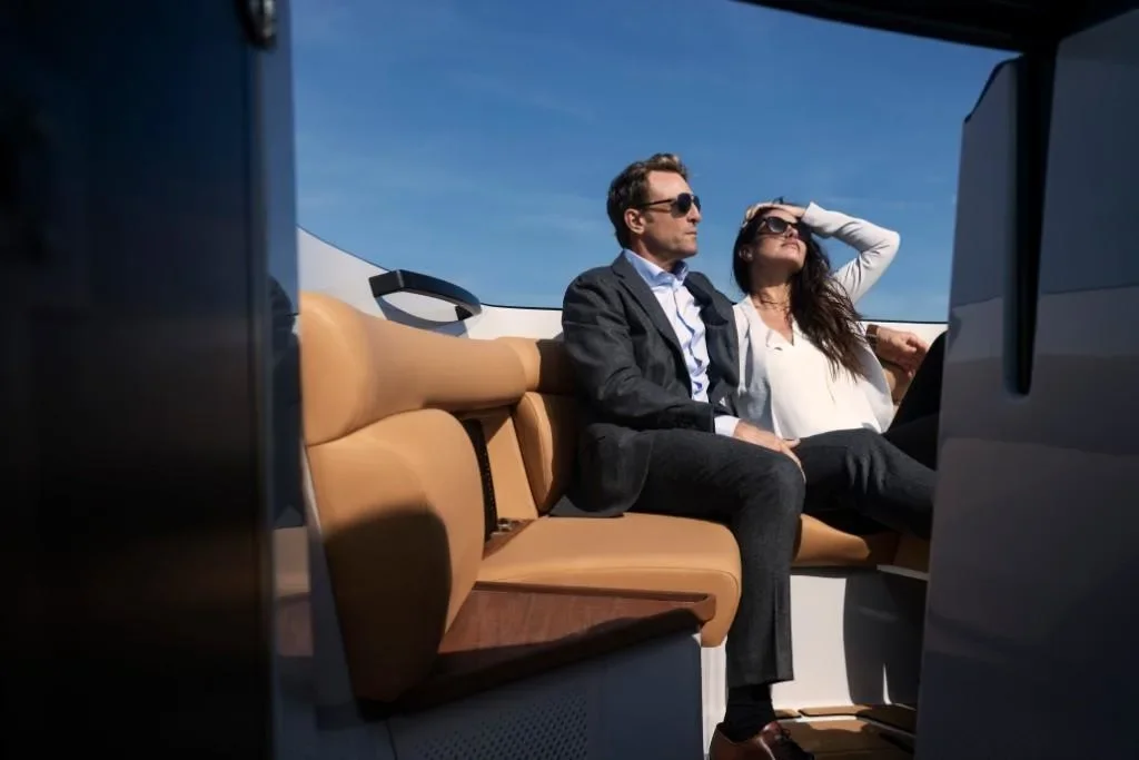 2025 Aviara AV32 Outboard Image Thumbnail #4