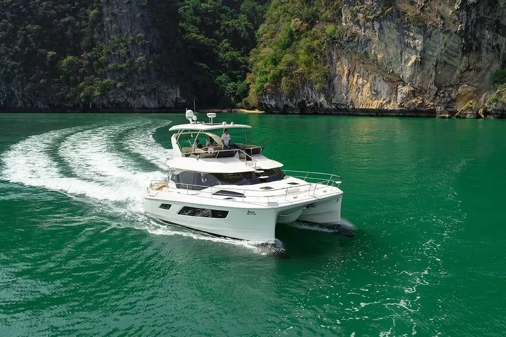 2025 Aquila
                                                             44 Yacht Image Thumbnail #3