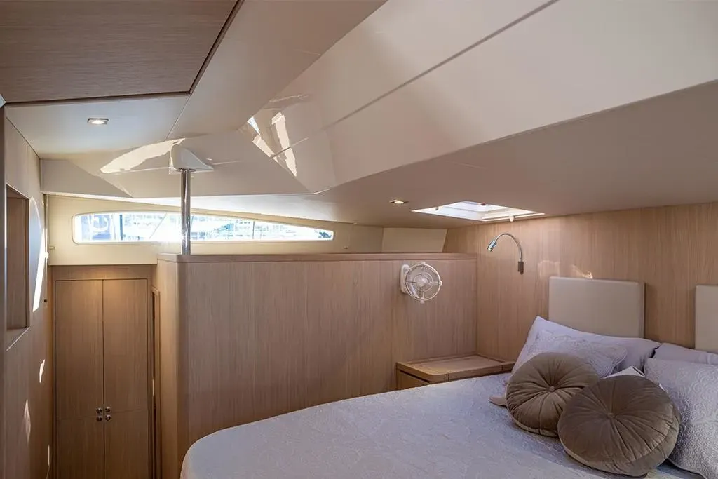 2025 Aquila
                                                             44 Yacht Image Thumbnail #7