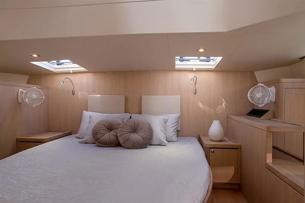 2025 Aquila
                                                             44 Yacht Image Thumbnail #10