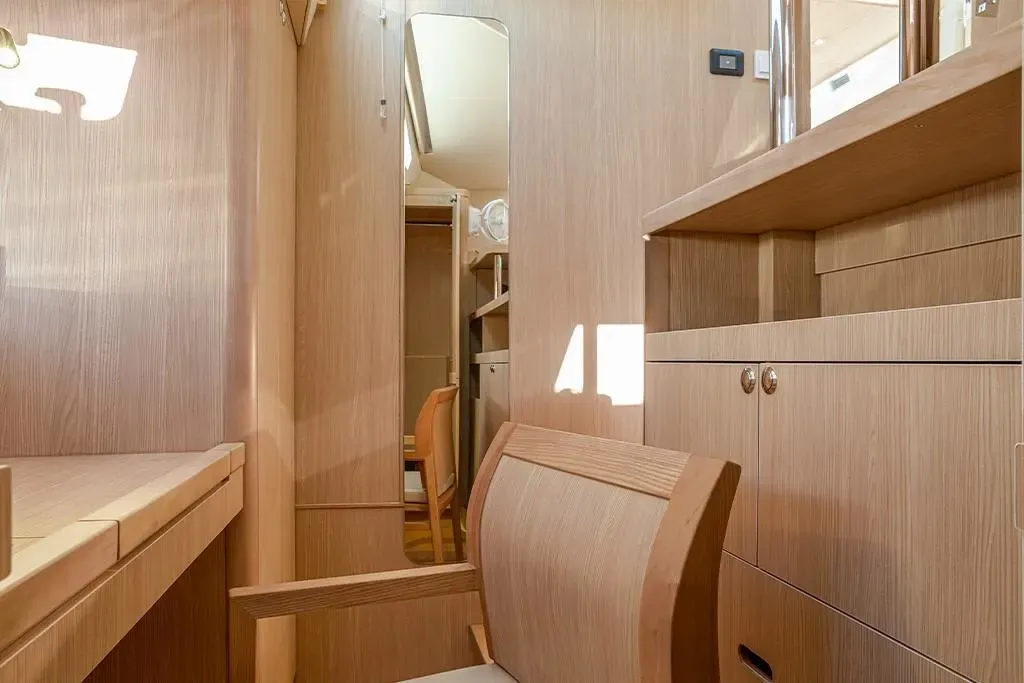 2025 Aquila
                                                             44 Yacht Image Thumbnail #14