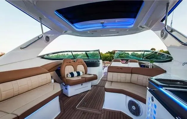 2026 Sea Ray SLX 350 Image Thumbnail #5