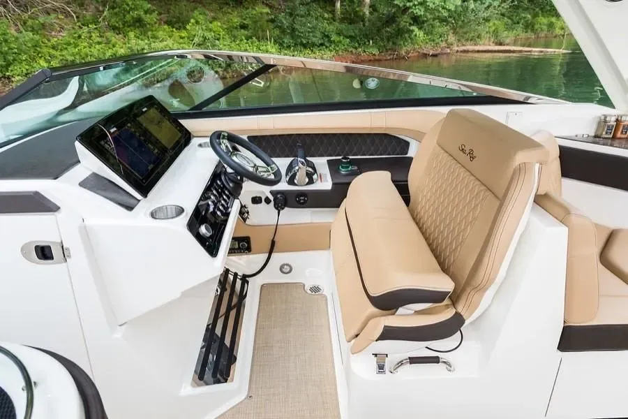 2026 Sea Ray SLX 310 Outboard Image Thumbnail #7