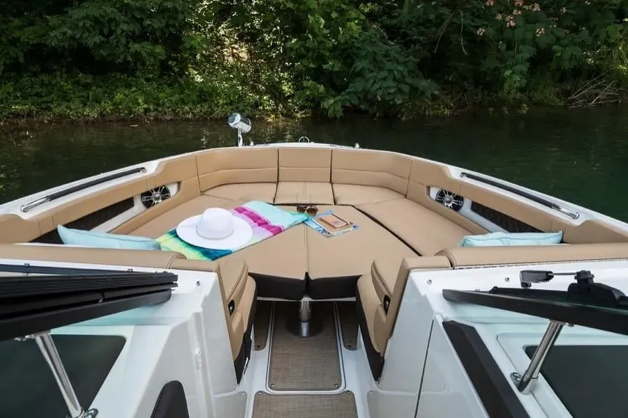 2026 Sea Ray SLX 310 Outboard Image Thumbnail #14