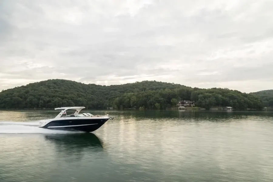 2026 Sea Ray SLX 310 Outboard Image Thumbnail #3