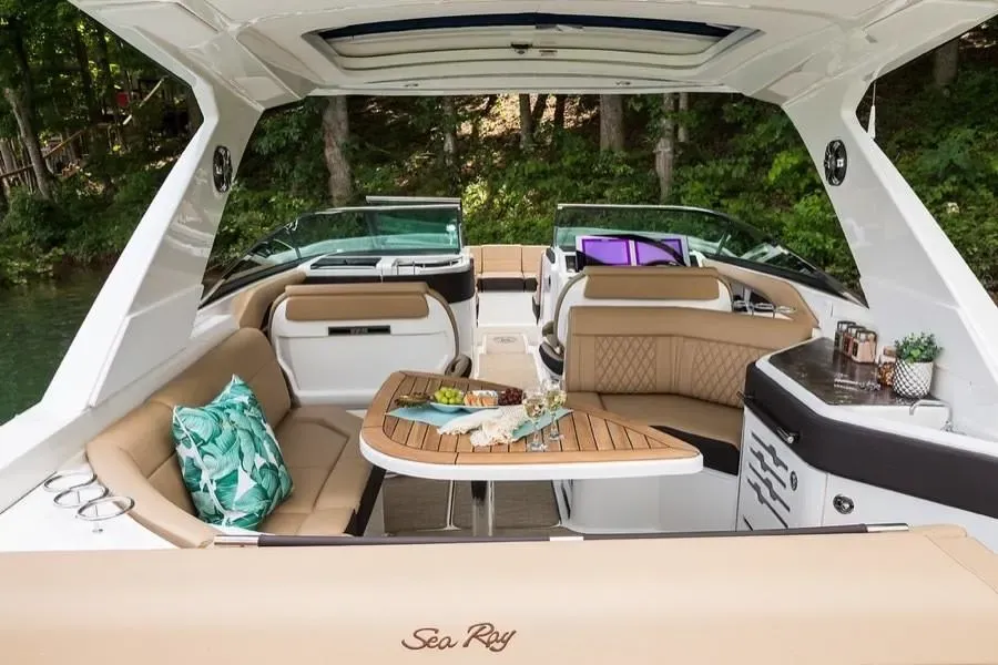 2026 Sea Ray SLX 310 Outboard Image Thumbnail #9