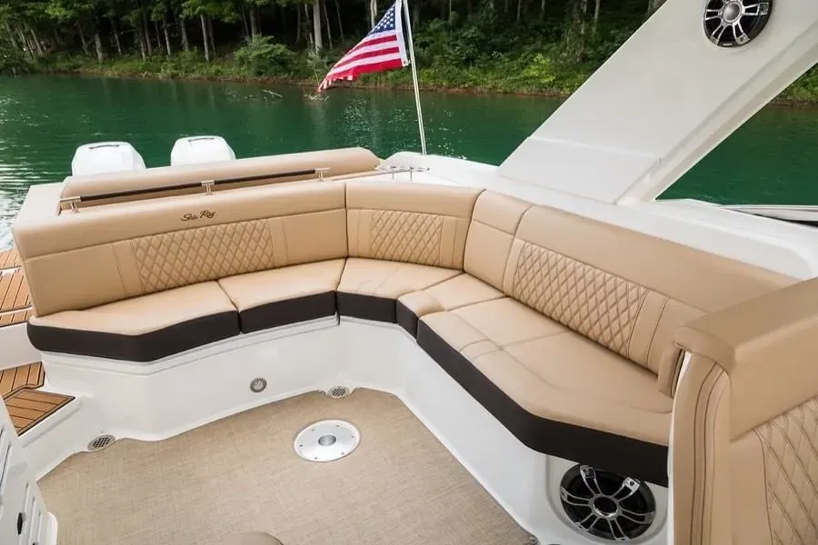 2026 Sea Ray SLX 310 Outboard Image Thumbnail #11