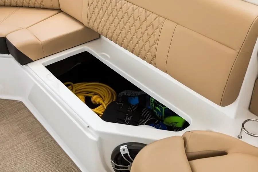 2026 Sea Ray SLX 310 Outboard Image Thumbnail #18